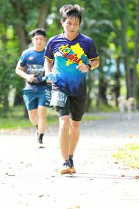 BIB: 421
                            <button type="button" onclick="openModal(5010649)" class="btn btn-primary btn-sm float-right btn-popup" data-toggle="modal" data-target=".modal-high-quality">
                        <i class="fas fa-shopping-cart"></i> Add to Cart
                    </button>
                                            <button type="button" onclick="isThisMe(5010649, true)" class="btn btn-success btn-sm float-right btn-popup btn-isme hidden" data-toggle="tooltip" data-placement="bottom" title="นี่คือรูปของคุณใช่ไหม คลิกที่นี่เพื่อเอาเข้าอัลบั้ม">
                        <i class="fas fa-plus"></i> Add to album
                    </button>
                    <button type="button" onclick="isThisMe(5010649, false)" class="btn btn-warning btn-sm float-right btn-popup btn-isnotme hidden">
                        <i class="fas fa-ban"></i> Remove from album
                    </button>